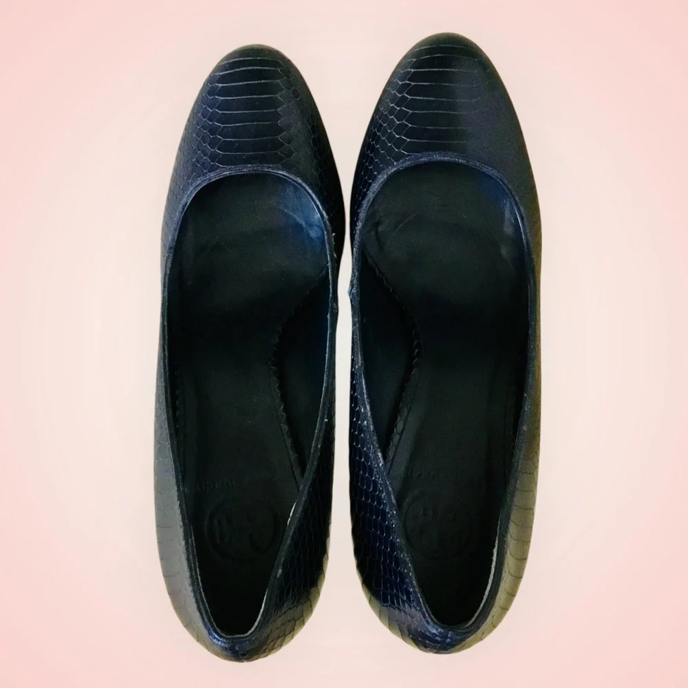 Tory Burch Brazil Leather Round Toe Heel Pump